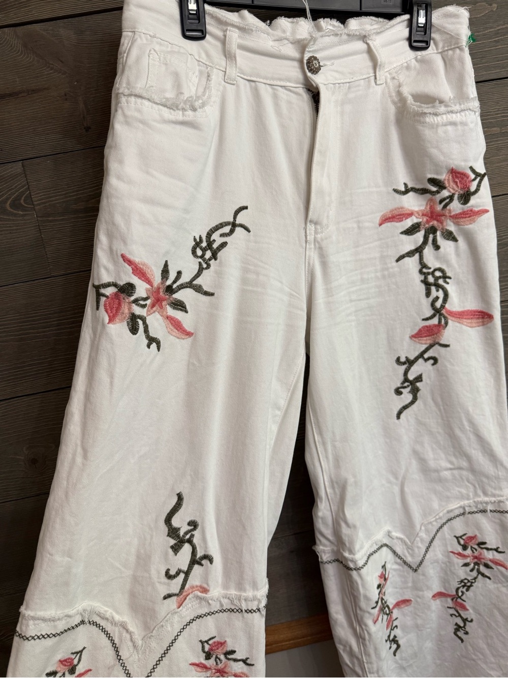 POL Embroidered Floral Wide-Leg Pants - Picture 5 of 9